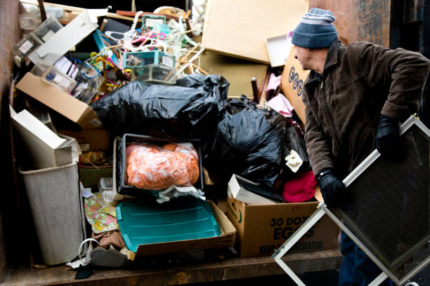 Best Junk Hauling Services  in Country Clu, MO