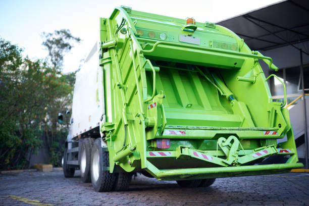 Best Commercial Cleanout Services  in Country Clu, MO